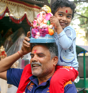 K'taka celebrates Ganesh festival with fervour; Hubballi procession begins at Idgah maidan | K'taka celebrates Ganesh festival with fervour; Hubballi procession begins at Idgah maidan K'taka celebrates Ganesh festival with fervour; Hubballi procession begins at Idgah maidan | K'taka celebrates Ganesh festival with fervour; Hubballi procession begins at Idgah maidan