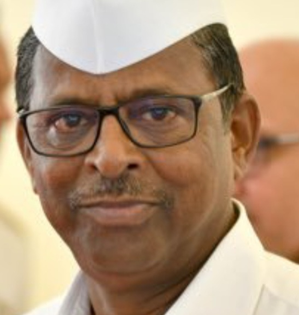 Maha Dy Speaker opposes CM Shinde's move to include Dhangar in ST category | Maha Dy Speaker opposes CM Shinde's move to include Dhangar in ST category Maha Dy Speaker opposes CM Shinde's move to include Dhangar in ST category | Maha Dy Speaker opposes CM Shinde's move to include Dhangar in ST category