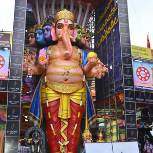 Shobayatra of Hyderabad’s 70-foot tall Ganesh idol underway | Shobayatra of Hyderabad’s 70-foot tall Ganesh idol underway Shobayatra of Hyderabad’s 70-foot tall Ganesh idol underway | Shobayatra of Hyderabad’s 70-foot tall Ganesh idol underway