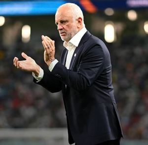 Graham Arnold steps down as Australia men's football coach | Graham Arnold steps down as Australia men's football coach