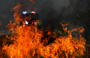 Bushfire warning in Sydney's north downgraded as conditions begin to ease | Bushfire warning in Sydney's north downgraded as conditions begin to ease Bushfire warning in Sydney's north downgraded as conditions begin to ease | Bushfire warning in Sydney's north downgraded as conditions begin to ease