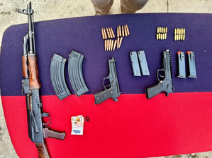 Infiltration bid foiled by BSF in J&K's RS Pura sector | Infiltration bid foiled by BSF in J&K's RS Pura sector Infiltration bid foiled by BSF in J&K's RS Pura sector | Infiltration bid foiled by BSF in J&K's RS Pura sector