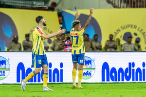 ISL 2024-25: Kwame Peprah's late goal guides Kerala Blasters to 2-1 win over East Bengal | ISL 2024-25: Kwame Peprah's late goal guides Kerala Blasters to 2-1 win over East Bengal ISL 2024-25: Kwame Peprah's late goal guides Kerala Blasters to 2-1 win over East Bengal | ISL 2024-25: Kwame Peprah's late goal guides Kerala Blasters to 2-1 win over East Bengal