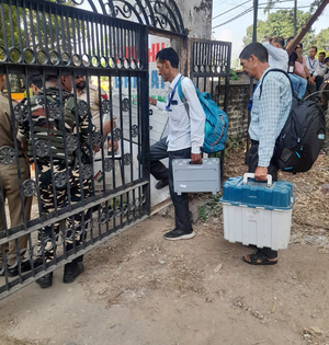 J&K set for final phase of polls, over 39 lakh voters to decide fate of 415 in fray | J&K set for final phase of polls, over 39 lakh voters to decide fate of 415 in fray J&K set for final phase of polls, over 39 lakh voters to decide fate of 415 in fray | J&K set for final phase of polls, over 39 lakh voters to decide fate of 415 in fray