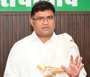 Haryana: Setback for BJP, Ashok Tanwar rejoins Congress in presence of Rahul Gandhi | Haryana: Setback for BJP, Ashok Tanwar rejoins Congress in presence of Rahul Gandhi Haryana: Setback for BJP, Ashok Tanwar rejoins Congress in presence of Rahul Gandhi | Haryana: Setback for BJP, Ashok Tanwar rejoins Congress in presence of Rahul Gandhi