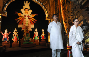 Post-Puja clean-up: Kolkata Mayor directs organisers to immediately remove hoardings, bamboo structures from city | Post-Puja clean-up: Kolkata Mayor directs organisers to immediately remove hoardings, bamboo structures from city Post-Puja clean-up: Kolkata Mayor directs organisers to immediately remove hoardings, bamboo structures from city | Post-Puja clean-up: Kolkata Mayor directs organisers to immediately remove hoardings, bamboo structures from city