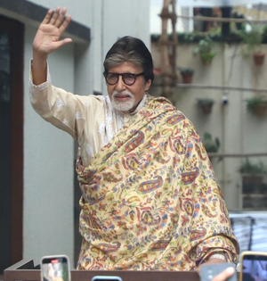 Big B dedicates poem by father Harivansh Rai Bachchan to Indian jawans | Big B dedicates poem by father Harivansh Rai Bachchan to Indian jawans