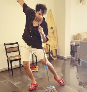 Siddhant Chaturvedi rolls up his sleeves for Diwali cleaning | Siddhant Chaturvedi rolls up his sleeves for Diwali cleaning Siddhant Chaturvedi rolls up his sleeves for Diwali cleaning | Siddhant Chaturvedi rolls up his sleeves for Diwali cleaning