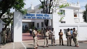 MP Lokayukta raids govt employee’s residence in Bhopal | MP Lokayukta raids govt employee’s residence in Bhopal MP Lokayukta raids govt employee’s residence in Bhopal | MP Lokayukta raids govt employee’s residence in Bhopal