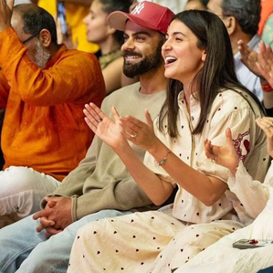 Anushka Sharma, Virat seen attending Kirtan after team India’s loss against New Zealand | Anushka Sharma, Virat seen attending Kirtan after team India’s loss against New Zealand Anushka Sharma, Virat seen attending Kirtan after team India’s loss against New Zealand | Anushka Sharma, Virat seen attending Kirtan after team India’s loss against New Zealand