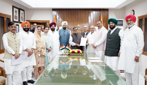 BJP leaders meet Punjab Guv, seeks timely lifting of paddy | BJP leaders meet Punjab Guv, seeks timely lifting of paddy BJP leaders meet Punjab Guv, seeks timely lifting of paddy | BJP leaders meet Punjab Guv, seeks timely lifting of paddy