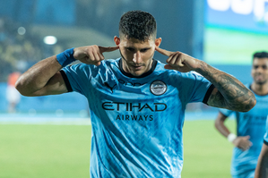 ISL 2024-25: Late goals propel Mumbai City FC to a thrilling 4-2 victory over Kerala Blasters FC | ISL 2024-25: Late goals propel Mumbai City FC to a thrilling 4-2 victory over Kerala Blasters FC ISL 2024-25: Late goals propel Mumbai City FC to a thrilling 4-2 victory over Kerala Blasters FC | ISL 2024-25: Late goals propel Mumbai City FC to a thrilling 4-2 victory over Kerala Blasters FC