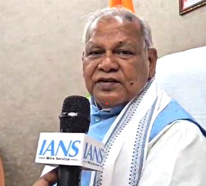 Lalu Prasad Yadav is 'promoter' of dynastic politics: Jitan Ram Manjhi | Lalu Prasad Yadav is 'promoter' of dynastic politics: Jitan Ram Manjhi Lalu Prasad Yadav is 'promoter' of dynastic politics: Jitan Ram Manjhi | Lalu Prasad Yadav is 'promoter' of dynastic politics: Jitan Ram Manjhi