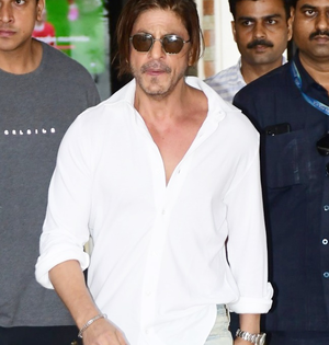 Mumbai cops dispatched to Raipur in search of man who threatened SRK | Mumbai cops dispatched to Raipur in search of man who threatened SRK