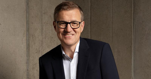 Bayern Munich hand contract extension to CEO Jan-Christian Dreesen | Bayern Munich hand contract extension to CEO Jan-Christian Dreesen Bayern Munich hand contract extension to CEO Jan-Christian Dreesen | Bayern Munich hand contract extension to CEO Jan-Christian Dreesen