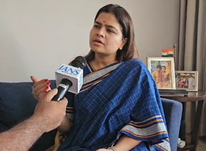 Congress manifesto nothing more than recycled version of BJP’s Sankalp Patra: Poonam Mahajan | Congress manifesto nothing more than recycled version of BJP’s Sankalp Patra: Poonam Mahajan Congress manifesto nothing more than recycled version of BJP’s Sankalp Patra: Poonam Mahajan | Congress manifesto nothing more than recycled version of BJP’s Sankalp Patra: Poonam Mahajan