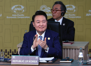 President Yoon affirms South Korea's commitment to lead carbon-free energy initiatives | President Yoon affirms South Korea's commitment to lead carbon-free energy initiatives