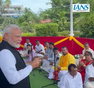 PM Modi joins Ram Bhajan in Guyana's capital during historic visit | PM Modi joins Ram Bhajan in Guyana's capital during historic visit PM Modi joins Ram Bhajan in Guyana's capital during historic visit | PM Modi joins Ram Bhajan in Guyana's capital during historic visit