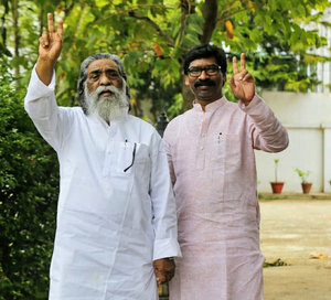 Son-rise: Hemant Soren grows taller as tribal leader, makes father proud | Son-rise: Hemant Soren grows taller as tribal leader, makes father proud Son-rise: Hemant Soren grows taller as tribal leader, makes father proud | Son-rise: Hemant Soren grows taller as tribal leader, makes father proud