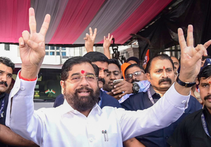 Shiv Sena authorises Eknath Shinde to elect legislature party functionaries | Shiv Sena authorises Eknath Shinde to elect legislature party functionaries Shiv Sena authorises Eknath Shinde to elect legislature party functionaries | Shiv Sena authorises Eknath Shinde to elect legislature party functionaries