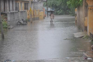Low pressure system: Heavy rains predicted in Chennai, adjoining districts today | Low pressure system: Heavy rains predicted in Chennai, adjoining districts today Low pressure system: Heavy rains predicted in Chennai, adjoining districts today | Low pressure system: Heavy rains predicted in Chennai, adjoining districts today