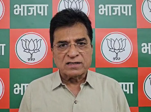BJP leader Kirit Somaiya files police complaint against ‘illegal loudspeakers’ at 72 mosques in Mumbai | BJP leader Kirit Somaiya files police complaint against ‘illegal loudspeakers’ at 72 mosques in Mumbai BJP leader Kirit Somaiya files police complaint against ‘illegal loudspeakers’ at 72 mosques in Mumbai | BJP leader Kirit Somaiya files police complaint against ‘illegal loudspeakers’ at 72 mosques in Mumbai