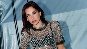 Dua Lipa pulls off a stunner, performs ‘Levitating’ X ‘Wo Ladki’ mash-up | Dua Lipa pulls off a stunner, performs ‘Levitating’ X ‘Wo Ladki’ mash-up Dua Lipa pulls off a stunner, performs ‘Levitating’ X ‘Wo Ladki’ mash-up | Dua Lipa pulls off a stunner, performs ‘Levitating’ X ‘Wo Ladki’ mash-up
