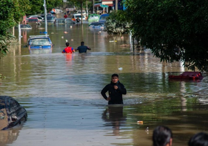 Malaysia: Six killed, 130,000 displaced in floods | Malaysia: Six killed, 130,000 displaced in floods Malaysia: Six killed, 130,000 displaced in floods | Malaysia: Six killed, 130,000 displaced in floods