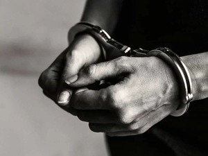 Youth arrested with narcotics valued at Rs 2 crore from Bengal | Youth arrested with narcotics valued at Rs 2 crore from Bengal Youth arrested with narcotics valued at Rs 2 crore from Bengal | Youth arrested with narcotics valued at Rs 2 crore from Bengal
