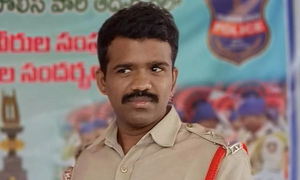 Woman allegedly responsible for Telengana cop's suicide detained | Woman allegedly responsible for Telengana cop's suicide detained Woman allegedly responsible for Telengana cop's suicide detained | Woman allegedly responsible for Telengana cop's suicide detained