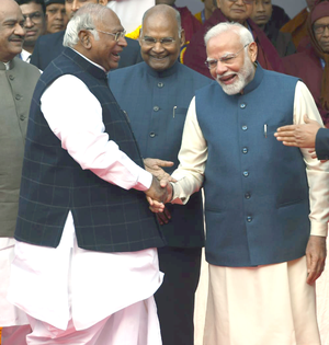 Praying for his long, healthy life: PM Modi extends birthday wishes to Mallikarjun Kharge | Praying for his long, healthy life: PM Modi extends birthday wishes to Mallikarjun Kharge Praying for his long, healthy life: PM Modi extends birthday wishes to Mallikarjun Kharge | Praying for his long, healthy life: PM Modi extends birthday wishes to Mallikarjun Kharge
