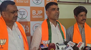 Maternal deaths: K’taka BJP protests, accuses govt of using blacklisted firms | Maternal deaths: K’taka BJP protests, accuses govt of using blacklisted firms Maternal deaths: K’taka BJP protests, accuses govt of using blacklisted firms | Maternal deaths: K’taka BJP protests, accuses govt of using blacklisted firms