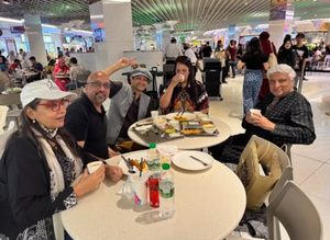 Shabana Azmi-Javed Akhtar indulge into ‘masala dosa’ in this Southeast Asian country | Shabana Azmi-Javed Akhtar indulge into ‘masala dosa’ in this Southeast Asian country Shabana Azmi-Javed Akhtar indulge into ‘masala dosa’ in this Southeast Asian country | Shabana Azmi-Javed Akhtar indulge into ‘masala dosa’ in this Southeast Asian country