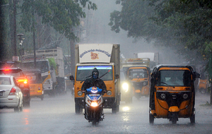 Heavy rainfall alert issued for April 2,3 in several TN districts | Heavy rainfall alert issued for April 2,3 in several TN districts Heavy rainfall alert issued for April 2,3 in several TN districts | Heavy rainfall alert issued for April 2,3 in several TN districts