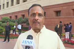 BJP MP Dinesh Sharma slams Akhilesh Yadav for not inviting people to Kumbh as CM | BJP MP Dinesh Sharma slams Akhilesh Yadav for not inviting people to Kumbh as CM
