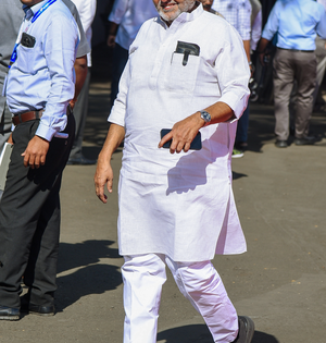 First send Sheikh Hasina back to Bangladesh: Nawab Malik to BJP | First send Sheikh Hasina back to Bangladesh: Nawab Malik to BJP First send Sheikh Hasina back to Bangladesh: Nawab Malik to BJP | First send Sheikh Hasina back to Bangladesh: Nawab Malik to BJP