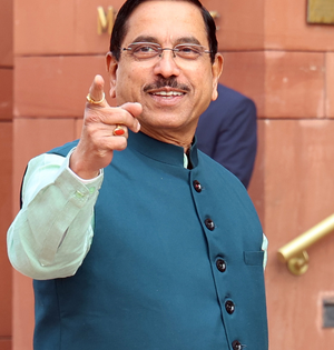 BJP turns the tables: Reminds Congress of 1975 Emergency, Article 356 ‘misuse’ | BJP turns the tables: Reminds Congress of 1975 Emergency, Article 356 ‘misuse’ BJP turns the tables: Reminds Congress of 1975 Emergency, Article 356 ‘misuse’ | BJP turns the tables: Reminds Congress of 1975 Emergency, Article 356 ‘misuse’