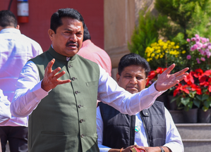 Maha Assembly: Cong MLA Nana Patole suspended for a day, Oppn stages walkout | Maha Assembly: Cong MLA Nana Patole suspended for a day, Oppn stages walkout