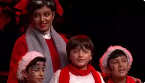 Bachchan and Khan family cheer for Aaradhya-Abram's joint performance | Bachchan and Khan family cheer for Aaradhya-Abram's joint performance Bachchan and Khan family cheer for Aaradhya-Abram's joint performance | Bachchan and Khan family cheer for Aaradhya-Abram's joint performance