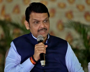 Portfolio allocation to ministers on Saturday night or Sunday: Maha CM Fadnavis | Portfolio allocation to ministers on Saturday night or Sunday: Maha CM Fadnavis Portfolio allocation to ministers on Saturday night or Sunday: Maha CM Fadnavis | Portfolio allocation to ministers on Saturday night or Sunday: Maha CM Fadnavis