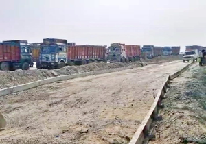 Endless jams: Commuting on Patna-Buxar NH a daily struggle for thousands | Endless jams: Commuting on Patna-Buxar NH a daily struggle for thousands Endless jams: Commuting on Patna-Buxar NH a daily struggle for thousands | Endless jams: Commuting on Patna-Buxar NH a daily struggle for thousands