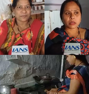 PM Ujjwala Yojana: Jabalpur beneficiaries happy over transition from 'smoke-filled kitchen' to clean gas | PM Ujjwala Yojana: Jabalpur beneficiaries happy over transition from 'smoke-filled kitchen' to clean gas PM Ujjwala Yojana: Jabalpur beneficiaries happy over transition from 'smoke-filled kitchen' to clean gas | PM Ujjwala Yojana: Jabalpur beneficiaries happy over transition from 'smoke-filled kitchen' to clean gas