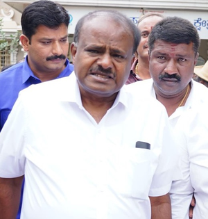 Cong centenary session: Only modern Gandhis' cutouts, no place for Mahatma Gandhi, says Kumaraswamy | Cong centenary session: Only modern Gandhis' cutouts, no place for Mahatma Gandhi, says Kumaraswamy Cong centenary session: Only modern Gandhis' cutouts, no place for Mahatma Gandhi, says Kumaraswamy | Cong centenary session: Only modern Gandhis' cutouts, no place for Mahatma Gandhi, says Kumaraswamy