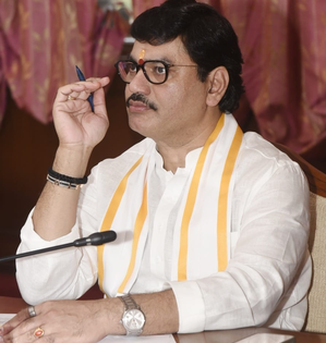 Maha family court orders Dhananjay Munde to pay Rs 2 lakh monthly maintenance to Karuna Sharma | Maha family court orders Dhananjay Munde to pay Rs 2 lakh monthly maintenance to Karuna Sharma Maha family court orders Dhananjay Munde to pay Rs 2 lakh monthly maintenance to Karuna Sharma | Maha family court orders Dhananjay Munde to pay Rs 2 lakh monthly maintenance to Karuna Sharma