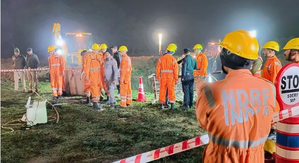 Rescue ops on to rescue 10-year-old boy from borewell in MP's Guna | Rescue ops on to rescue 10-year-old boy from borewell in MP's Guna Rescue ops on to rescue 10-year-old boy from borewell in MP's Guna | Rescue ops on to rescue 10-year-old boy from borewell in MP's Guna