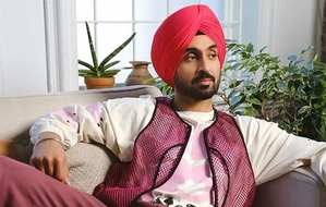 Diljit Dosanjh dedicates his Guwahati concert to Manmohan Singh | Diljit Dosanjh dedicates his Guwahati concert to Manmohan Singh Diljit Dosanjh dedicates his Guwahati concert to Manmohan Singh | Diljit Dosanjh dedicates his Guwahati concert to Manmohan Singh