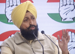 Punjab Congress seeks Bharat Ratna for Dr. Manmohan Singh | Punjab Congress seeks Bharat Ratna for Dr. Manmohan Singh Punjab Congress seeks Bharat Ratna for Dr. Manmohan Singh | Punjab Congress seeks Bharat Ratna for Dr. Manmohan Singh