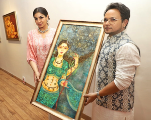 Raveena Tandon calls Vishal Sablley's women's figures artwork ‘inspiring’ | Raveena Tandon calls Vishal Sablley's women's figures artwork ‘inspiring’ Raveena Tandon calls Vishal Sablley's women's figures artwork ‘inspiring’ | Raveena Tandon calls Vishal Sablley's women's figures artwork ‘inspiring’