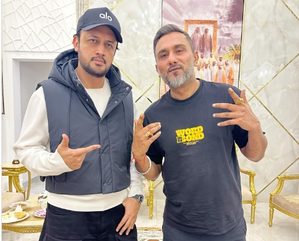 Honey Singh poses with Pakistani singer Atif Aslam, says ‘borderless brothers’ | Honey Singh poses with Pakistani singer Atif Aslam, says ‘borderless brothers’ Honey Singh poses with Pakistani singer Atif Aslam, says ‘borderless brothers’ | Honey Singh poses with Pakistani singer Atif Aslam, says ‘borderless brothers’