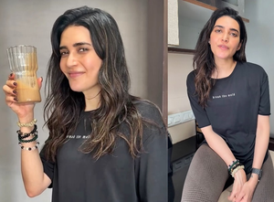 Karishma Tanna's version of protein shake is a perfect blend of healthy and yummy | Karishma Tanna's version of protein shake is a perfect blend of healthy and yummy Karishma Tanna's version of protein shake is a perfect blend of healthy and yummy | Karishma Tanna's version of protein shake is a perfect blend of healthy and yummy